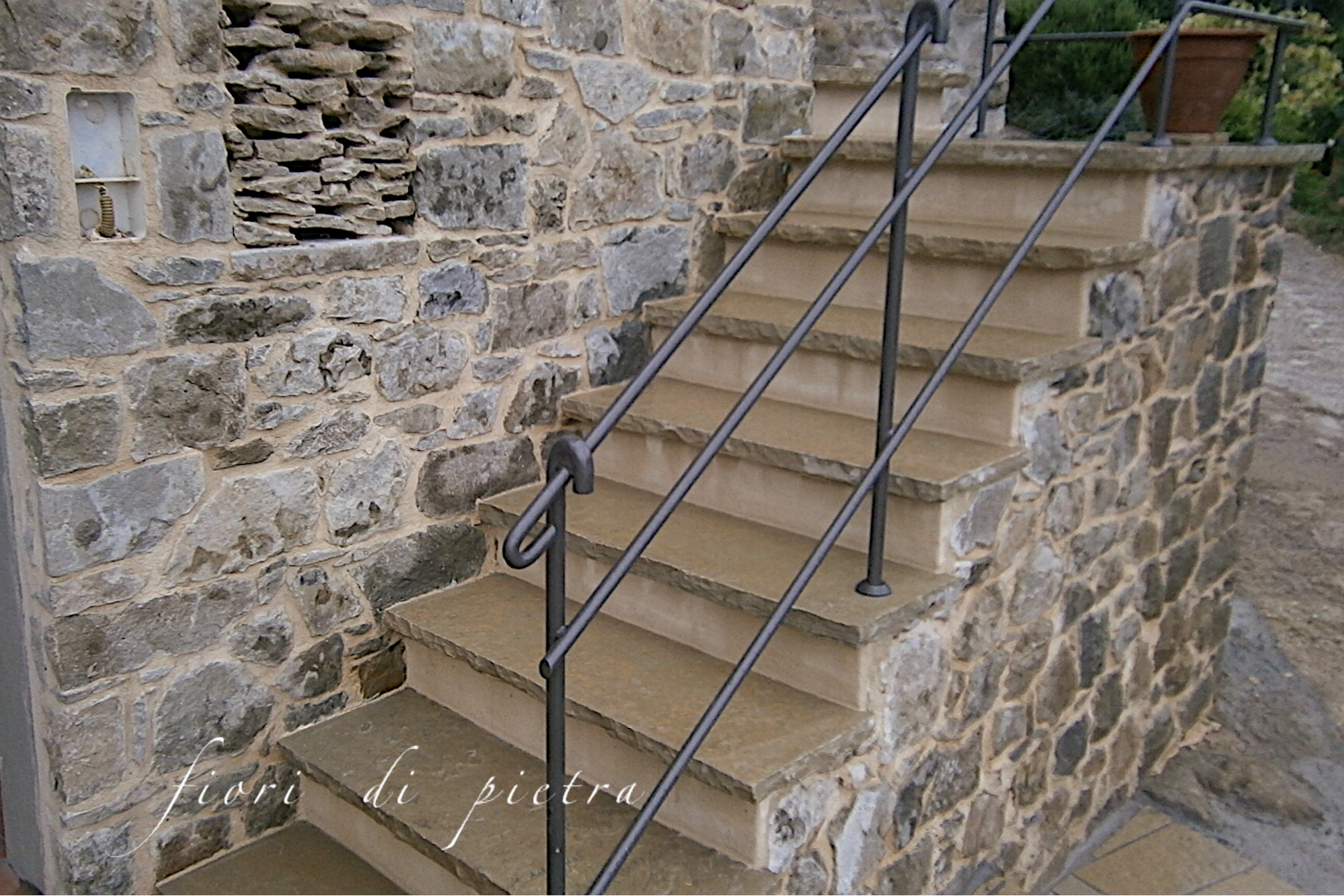 Projects Piscine - Bordi  da 27,00 a 54,00 €/ml+iva with IRON BROWN stone